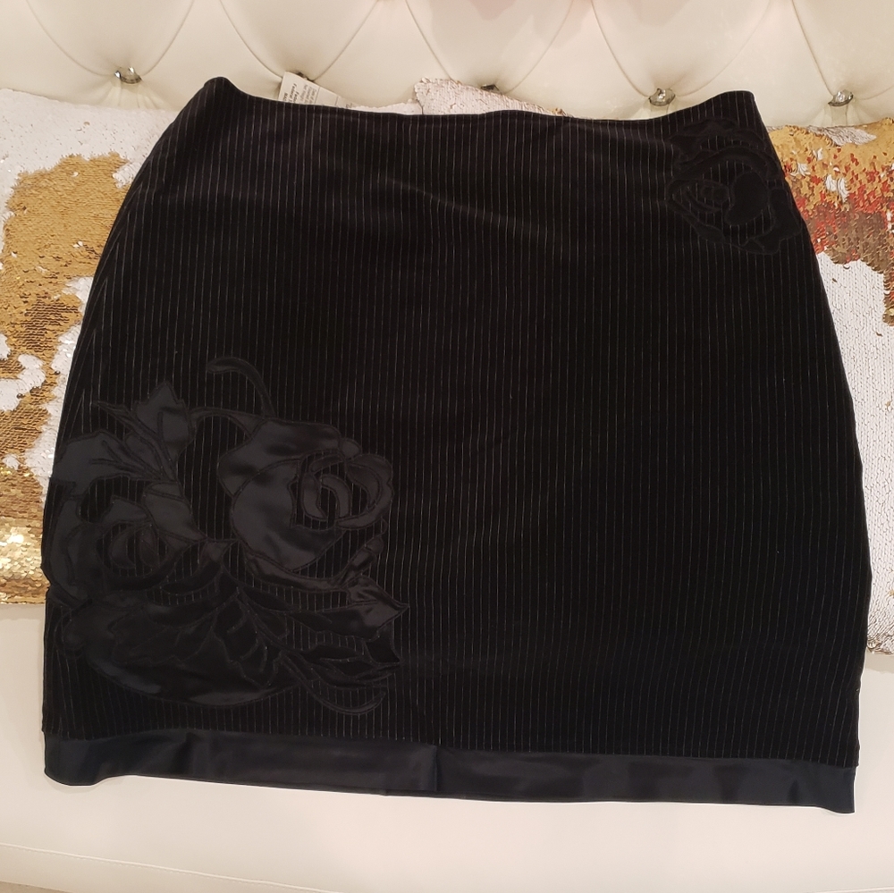 Dana Buchman velvet skirt